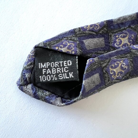 Geoffrey Beene 100% Silk Neck Tie, Purple, Black and Gold, Excellent Condition! - Picture 5 of 7